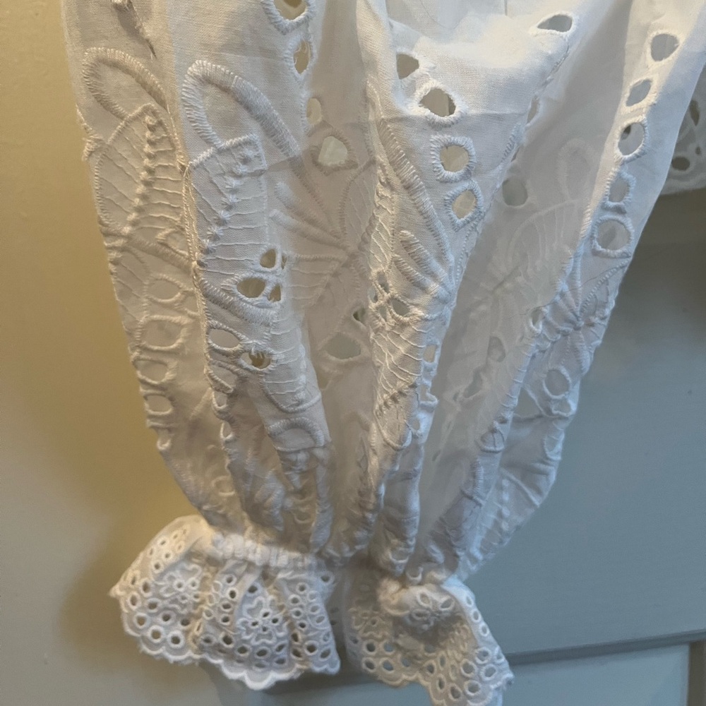 💖Elegant White Eyelet Tie Blouse💖 - Picture 11 of 15